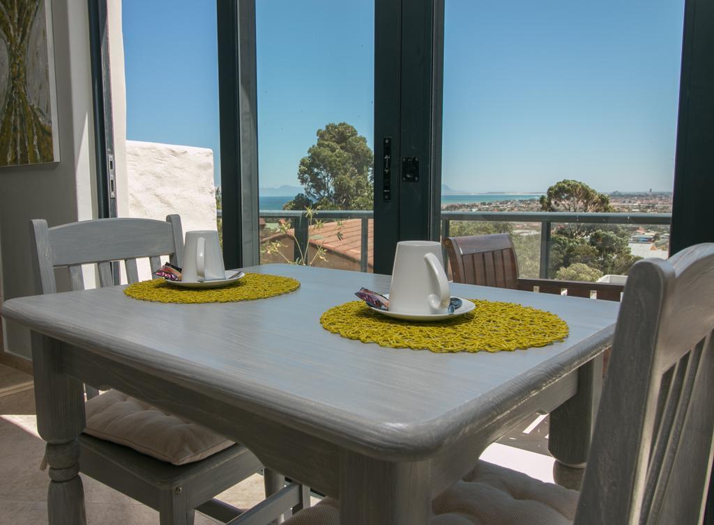 Gordon'S Bay Guesthouse Exterior photo