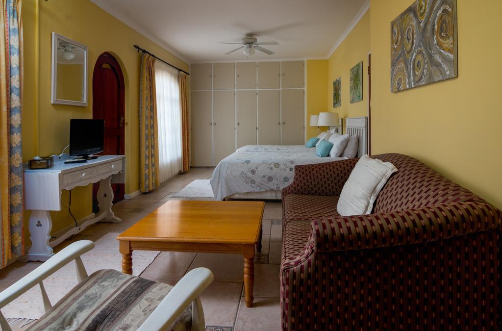 Gordon'S Bay Guesthouse Exterior photo