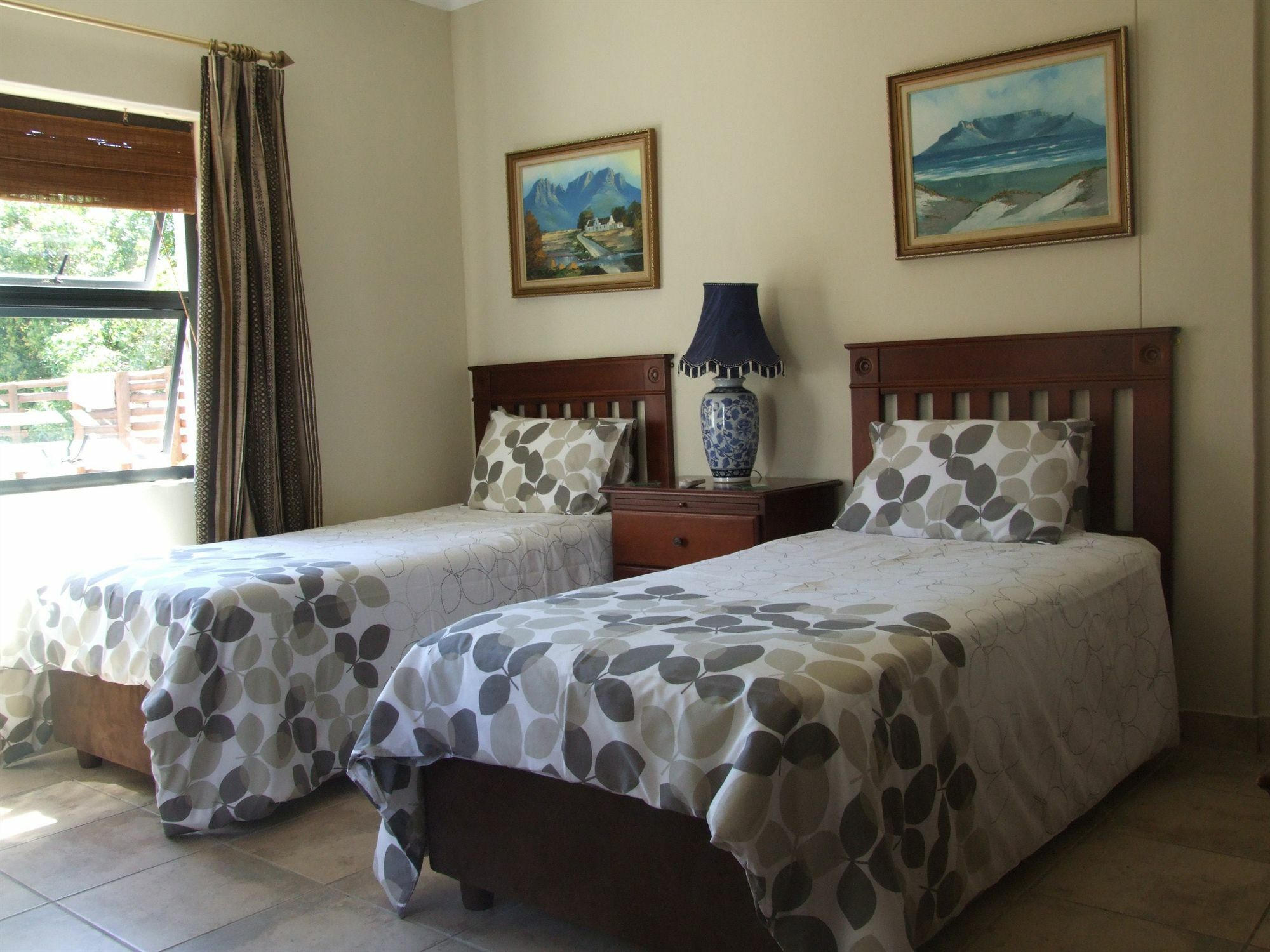 Gordon'S Bay Guesthouse Exterior photo